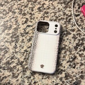 White Crocodile Pattern 17 Pro Max Phone Case